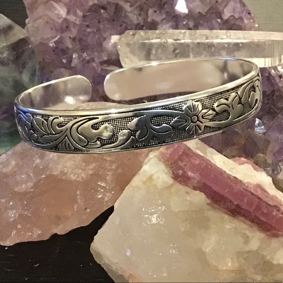 Cuff Bracelet - Picture 2 of 6